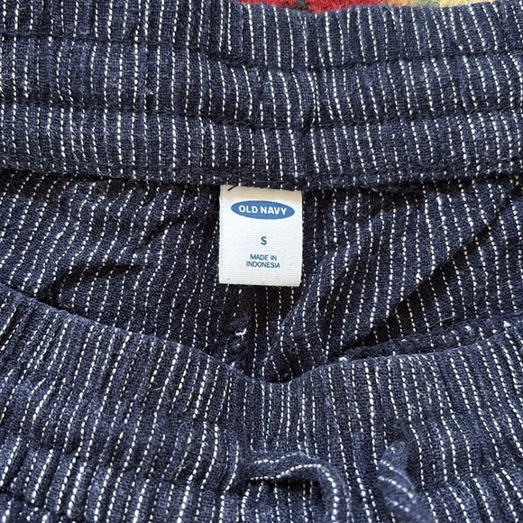 Old Navy Shorts - Picture 3 of 4